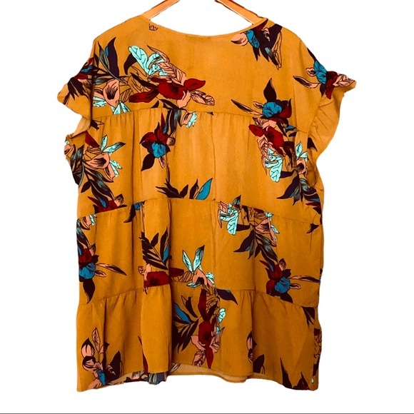 Floral Top - Picture 2 of 4